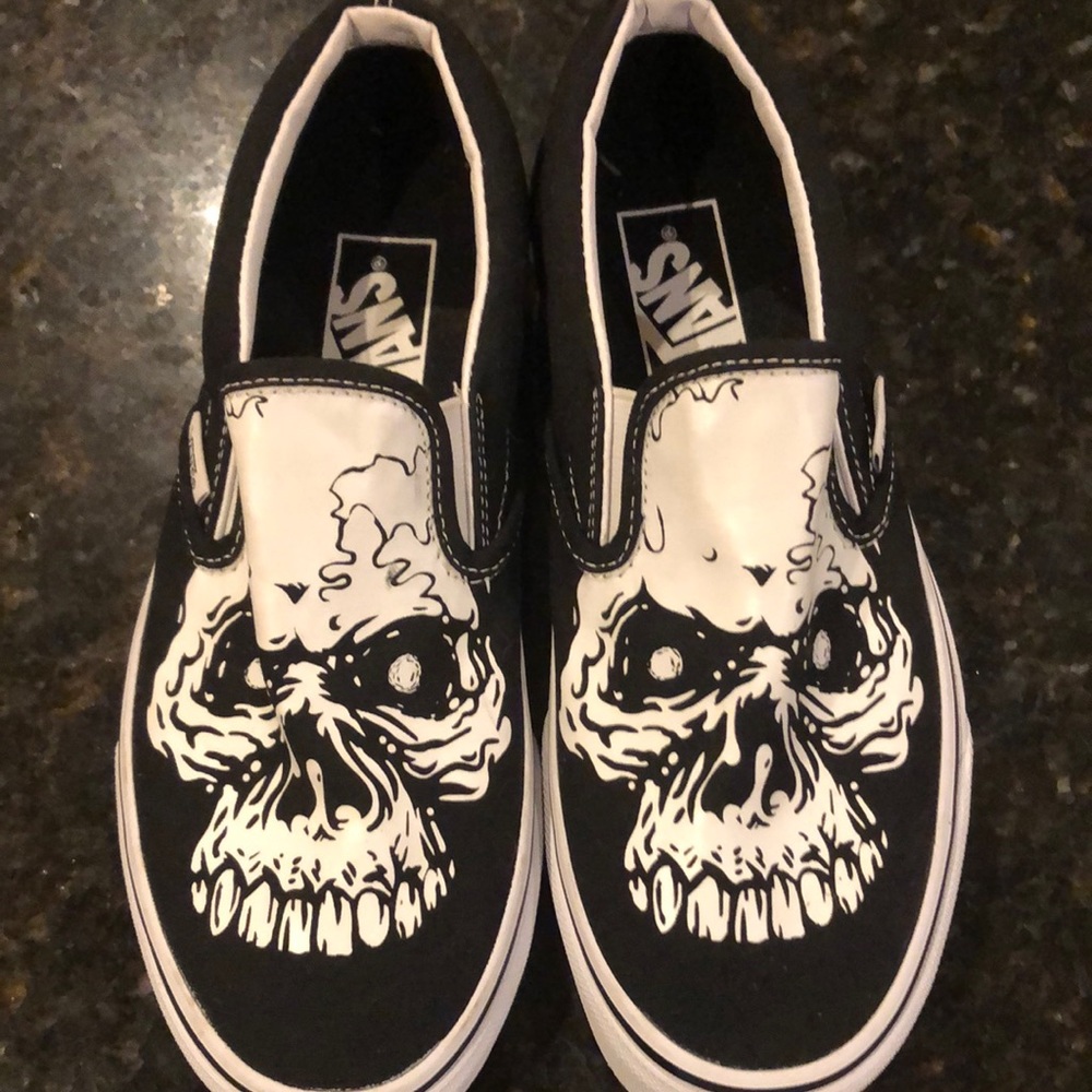 NEW Vans Glow Skulls Men’s 5